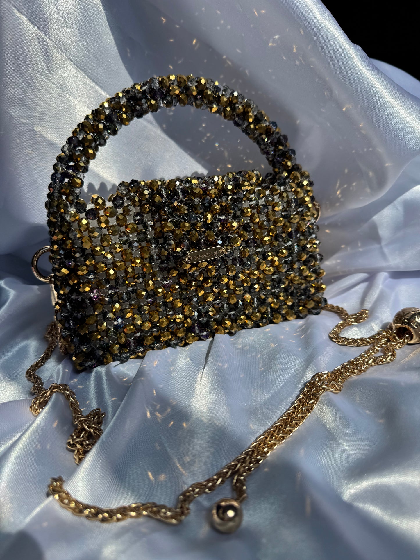 Bolso de Cuentas de Cristal Dorado – Elegancia Artesanal con Brillo Único ✨
