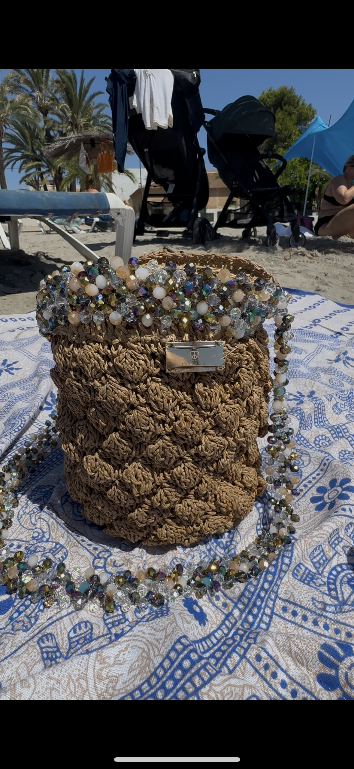 ✨ Bolso artesanal tejido a mano con cristales exclusivos